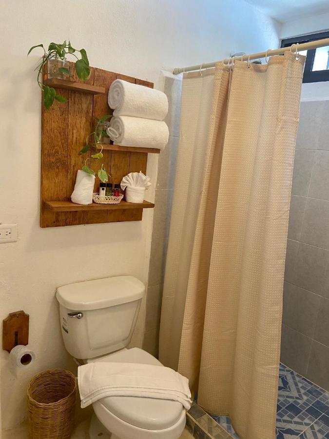 Mio Cancun Hotel Boutique Zewnętrze zdjęcie Bathroom in a tiny home